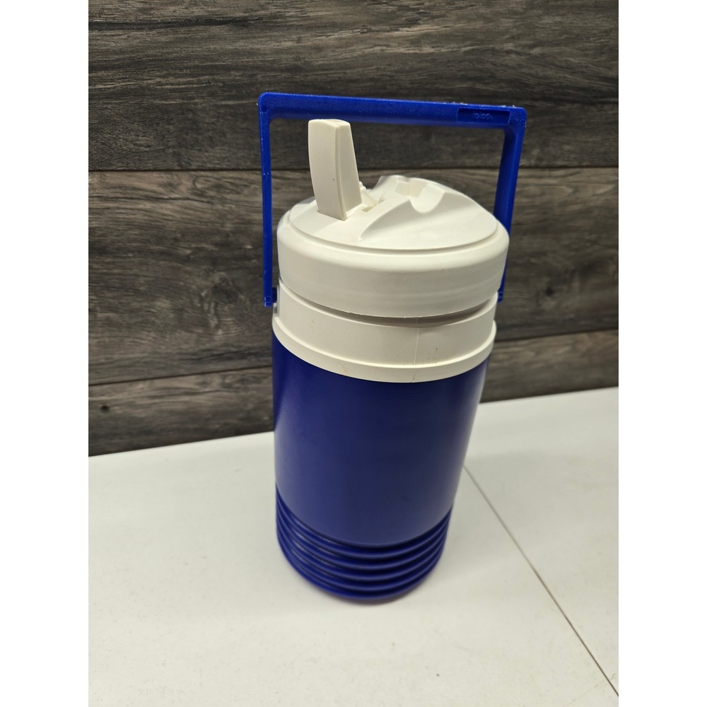 Igloo Half Gallon Water Jug Blue White Insulated Cooler Spout Handle Made in USA